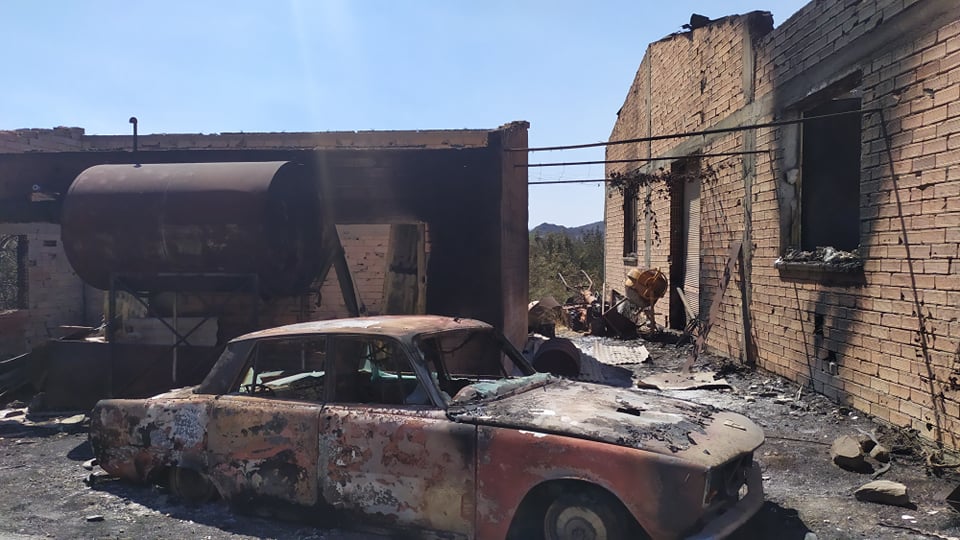 Μετρούν πληγές στις δύο επαρχίες μετά τη φονική πυρκαγιά – Έξι ορφανά αφήνουν πίσω τους δύο νεκροί
