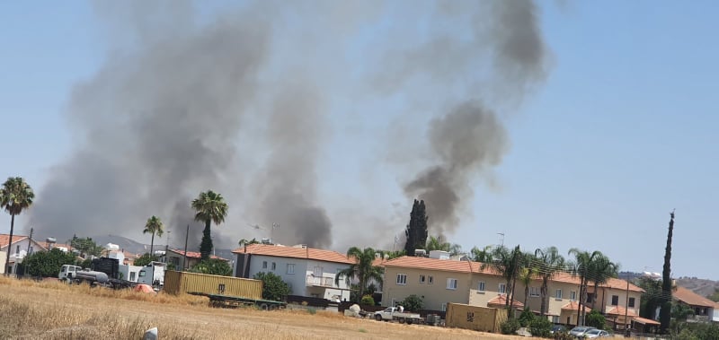 Μάχη με τις φλόγες σε κοίτη ποταμού στην περιοχή Πέρα Χωρίου Νήσου