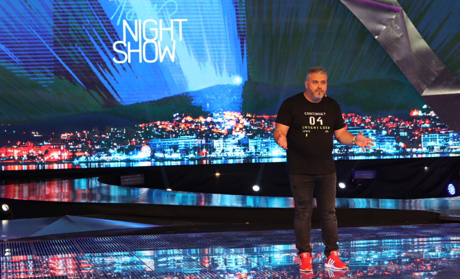 “Λούης Night Show Season Finale”: Ο Λούης Πατσαλίδης κλείνει τη σεζόν με λαμπερούς καλεσμένους