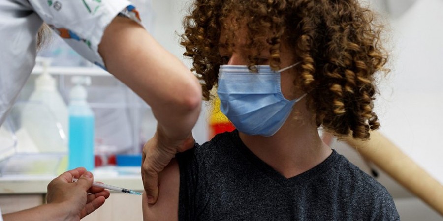 Παιδιατρική Εταιρεία: Οι λόγοι που συστήνει εμβολιασμό παιδιών άνω των 12 ετών