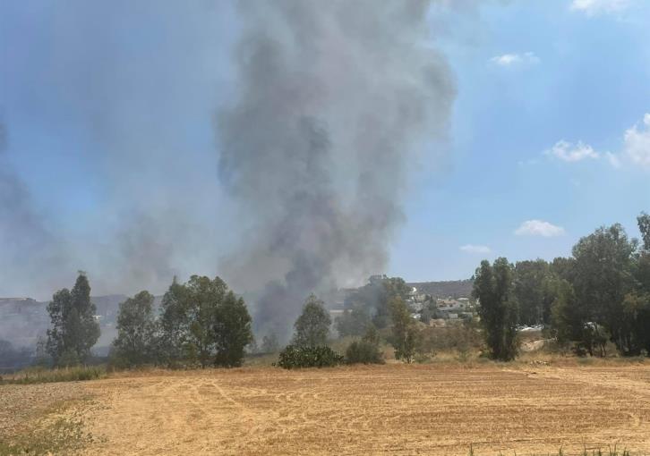 Μάχη με τη φωτιά στην περιοχή Πέρα Χωρίου Νήσου (εικ.&βίντ)