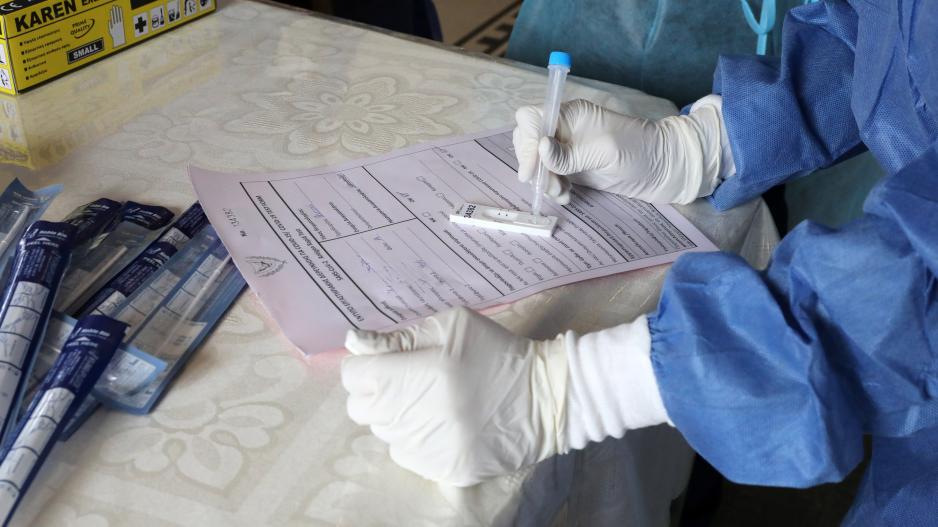 Αλαλούμ με το Safepass: Άλλοι δέχονται SMS κι άλλοι ζητούν χαρτί του rapid test