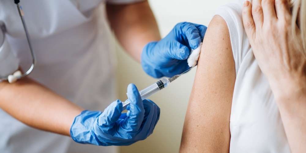 Εμβολιασμός μέσω τηλεφώνου και SMS – Όλες οι λεπτομέρειες