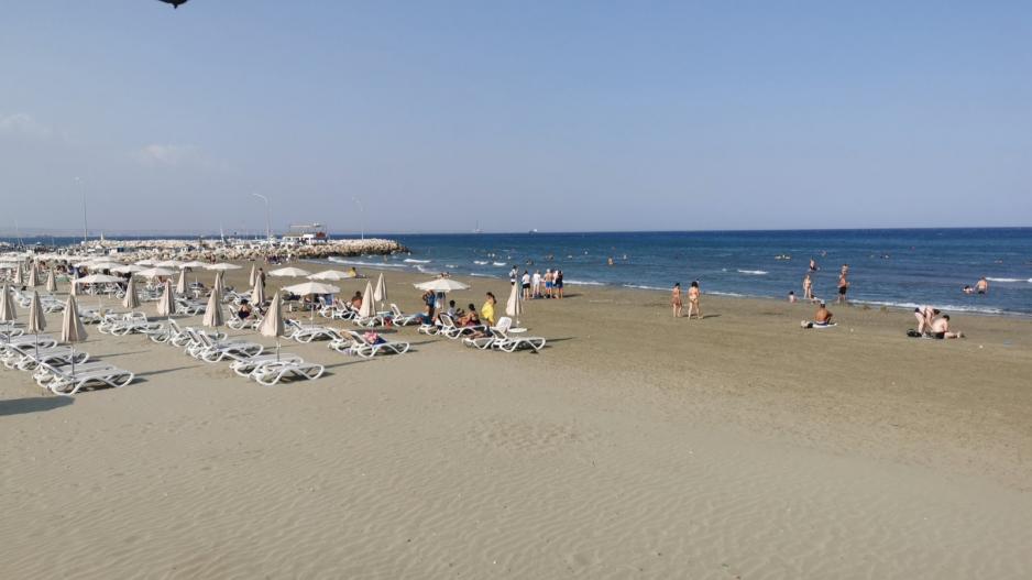 Λάρνακα: “Συναγερμός” σε παραλία για 3 ανήλικους που παρασύρθηκαν από κύματα