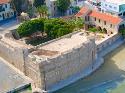 kastro-larnakas-aksiotheata-politismou-larnaka-cyprus-001
