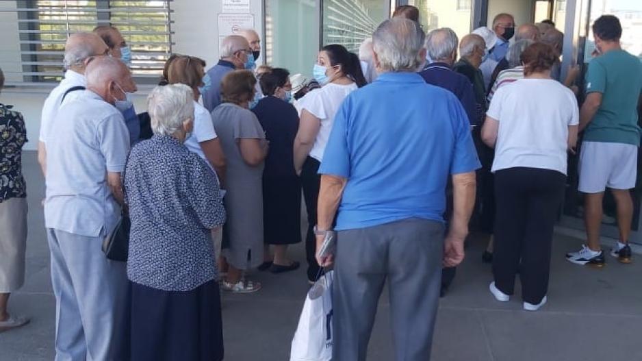 Πέφτει κι άλλο το ηλικιακό όριο για χορήγηση της τρίτης δόσης (ΒΙΝΤΕΟ)