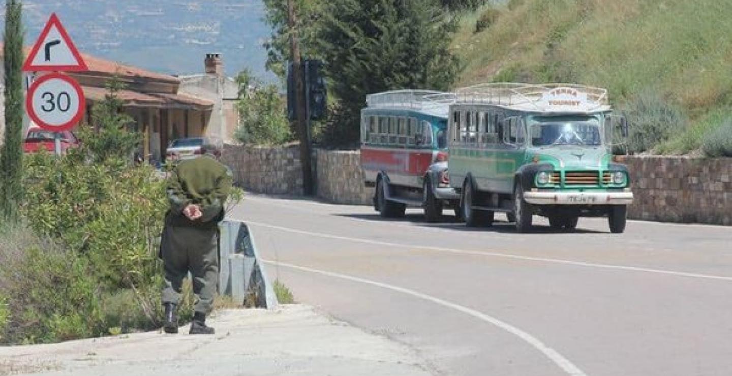 Η Κακοπετριά την Κυριακή θα γεμίσει με λεωφορεία μιας άλλης εποχής