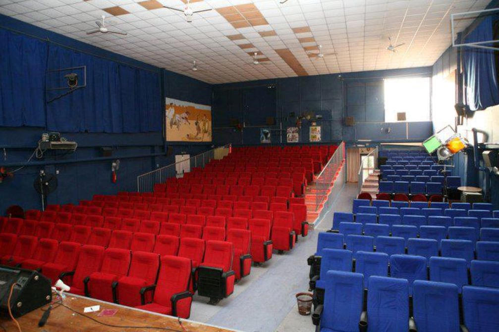 Η κυπριακή ταινία του Σωτήρη Χρίστου «Μικρά Λευκά Φακελάκια» στο Σινεμά Καλλιθέα στην Αραδίππου