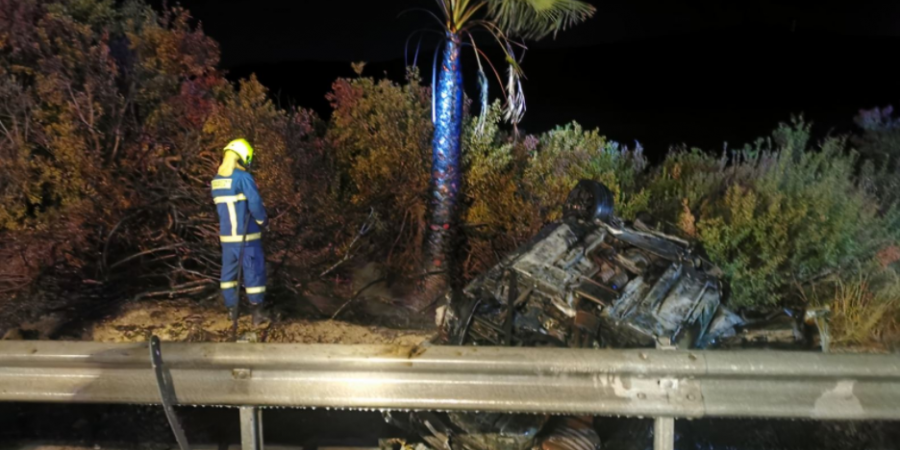 Στις φλόγες όχημα μετά από τροχαίο στον αυτοκινητόδρομο Λάρνακας – Λεμεσού (Φώτο)