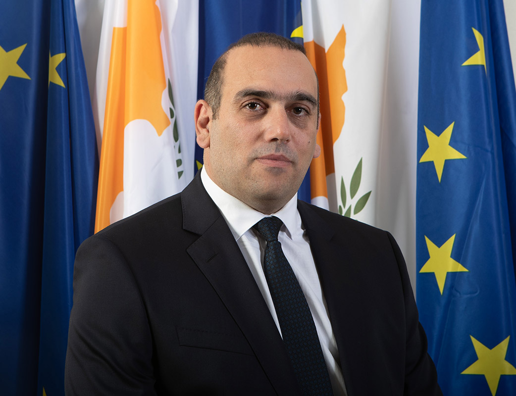 Καρούσος: Ετήσιο εισιτήριο στη 12χρονη μαθήτρια ως ελάχιστη απολογία (ΒΙΝΤΕΟ)