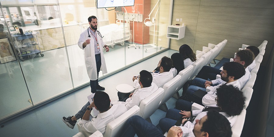 Η Ιατρική Σχολή που διαμορφώνει τη Νέα Γενιά Ιατρών βρίσκεται στην Κύπρο