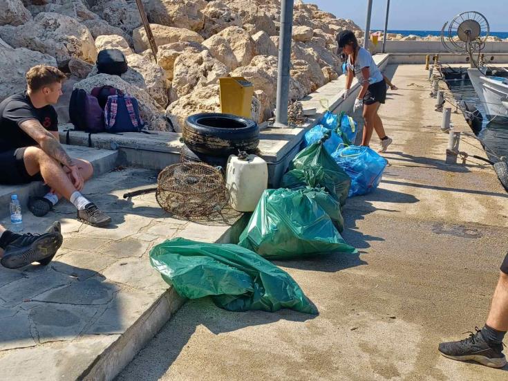 Η μεγαλύτερη ομάδα θαλάσσιων σκουπιδιών στην Κύπρο είναι τα πλαστικά