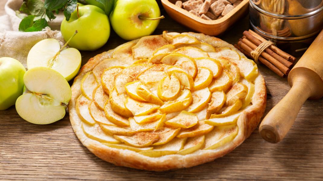 Συνταγή για αφράτη και λαχταριστή μηλόπιτα