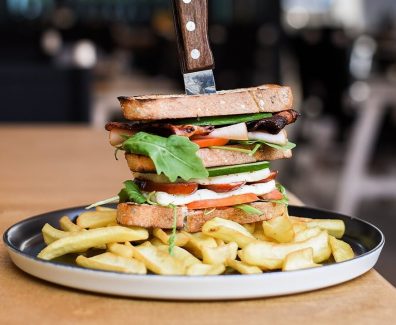 legendsbarandgrillcy_238360158_263006945379871_8387811189807971384_n