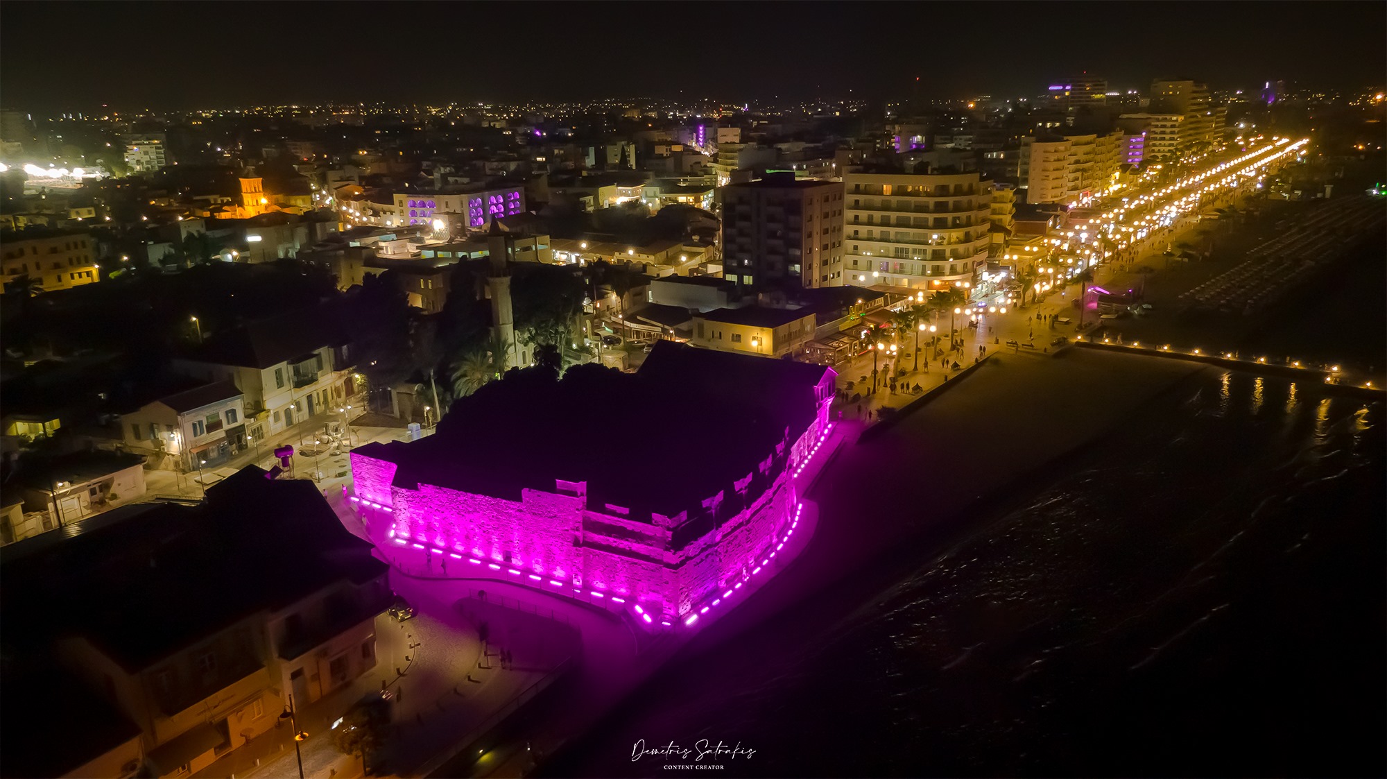 Το Κάστρο της Λάρνακας θα φωτιστεί απόψε με μωβ χρώμα