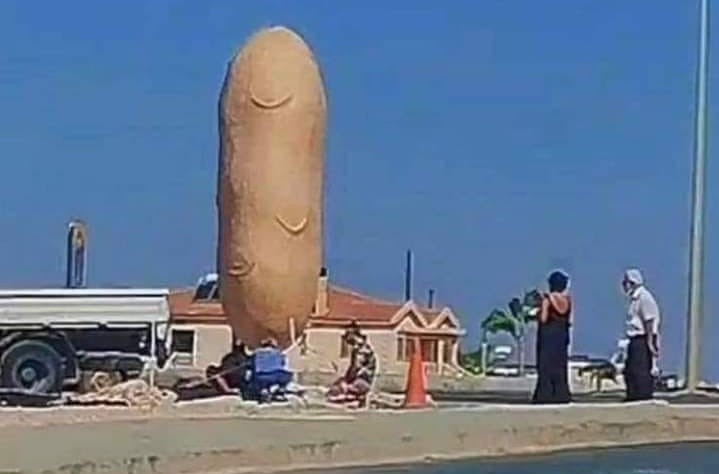 Το νέο αξιοθέατο της Κύπρου είναι ένα “μνημείο από πατάτα” που στήθηκε στη Ξυλοφάγου