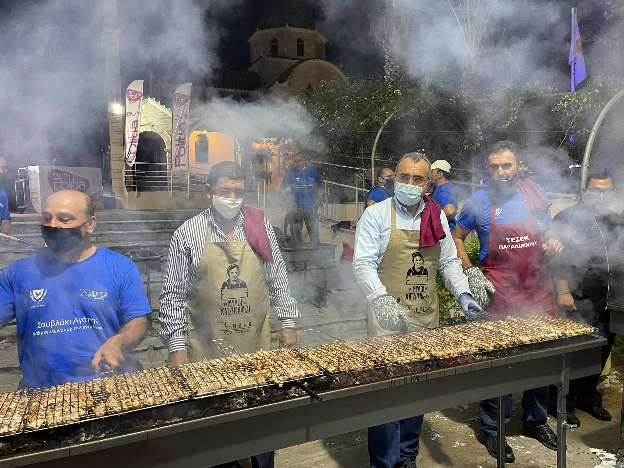 “Ξεπούλησε” το Σουβλάκι Αγάπης του Χατζηπαντέλα που έφτασε τις 2,000 πίττες