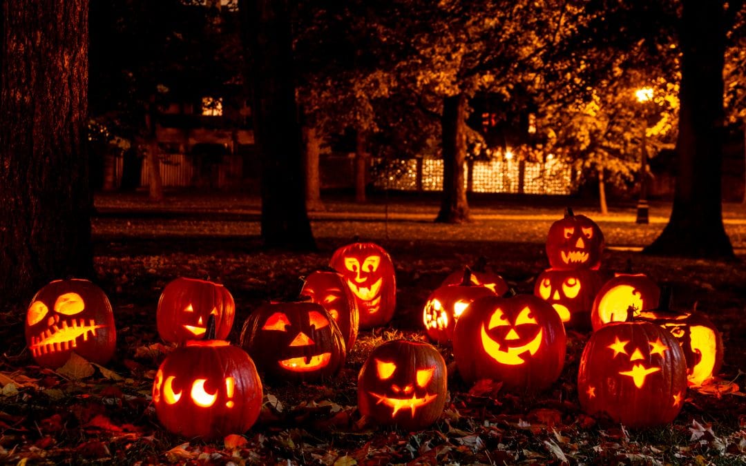 Αυτό το Halloween πάμε για σκάλισμα κολοκύθας σε ένα τρομακτικό Λαβύρινθο!