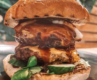 vibes_cafe_bar_250515399_995464041001641_2498950721920787600_n