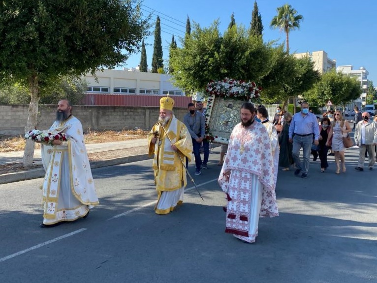 ΛΑΡΝΑΚΑ: Πομπή με την εικόνα του Αγίου Γεωργίου (ΦΩΤΟ)