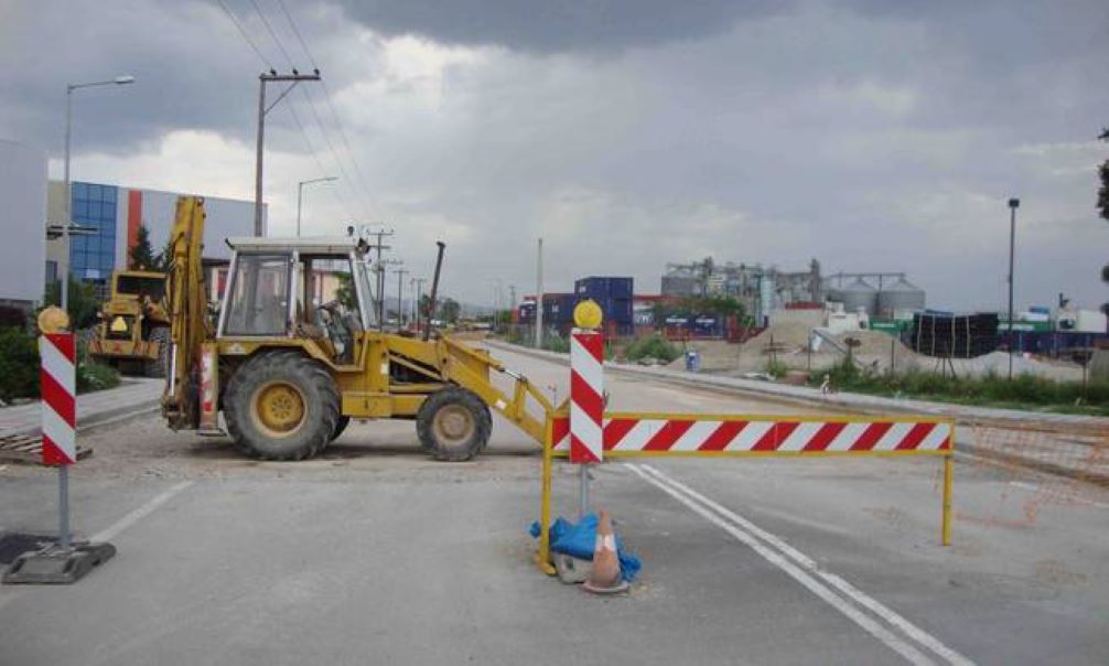 To ΣΑΛ ανακοινώνει ότι γίνονται εργασίες αγωγών όμβριων υδάτων και επιδιόρθωσης φρεατίων στο δρόμο Λάρνακας – Δεκέλειας