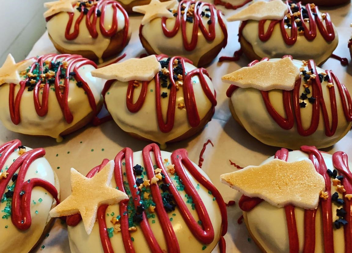 Ένα μαγαζί στη Λάρνακα σου φτιάχνει τα πιο χριστουγεννιάτικα donuts!