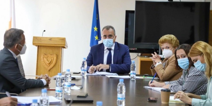 ‘Εκτακτη σύσκεψη Υπ. Υγείας-επιστημονικής επιτροπής μετά την ραγδαία αύξηση κρουσμάτων