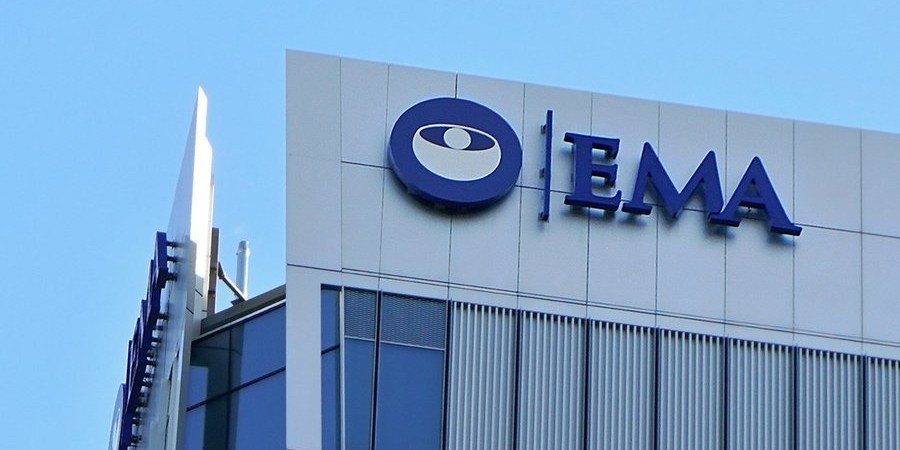 Ο ΕΜΑ «ρίχνει» το διάστημα για τη χορήγηση της 3ης δόσης