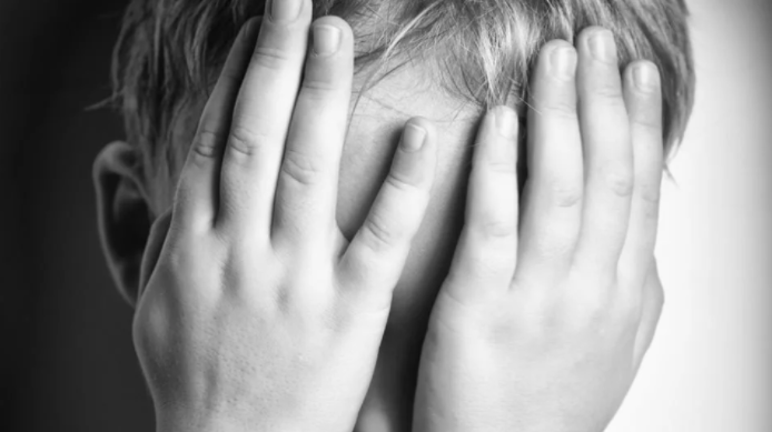 Ελλάδα: Νηπιαγωγός κατηγορείται για σεξουαλική κακοποίηση 4χρονου, σοκαρίστηκες καταγγελίες του πατέρα
