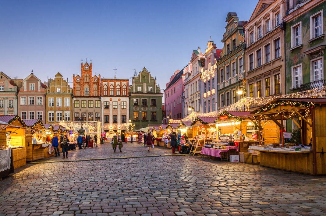 Poznan,/,Poland,-,2019:,Christmas,Decorations,And,Christmas,Market