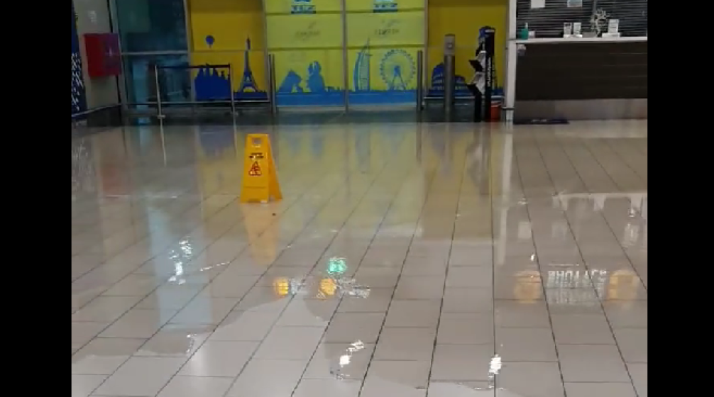 Πλημμύρισε το Αεροδρόμιο Λάρνακας (βίντεο)