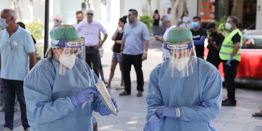 Τρεις θάνατοι και πάνω από 1,800 νέα κρούσματα κορωνοϊού στην Κύπρο
