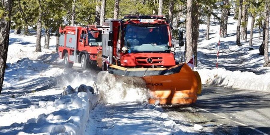 Τρία νέα πυροσβεστικά – εκχιονιστικά οχήματα απέκτησε το Τμήμα Δασών