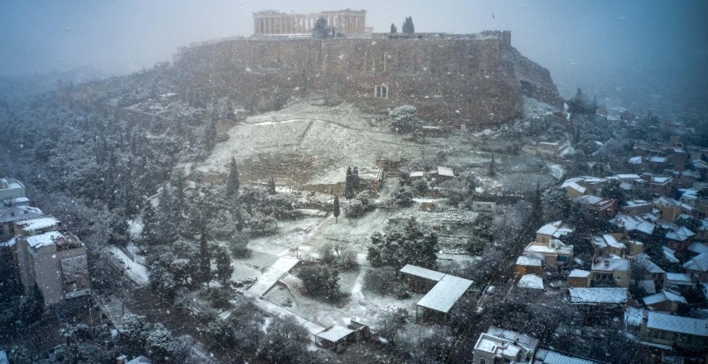 Η εκπληκτική φωτογραφία από την χιονισμένη Ακρόπολη που έγινε viral