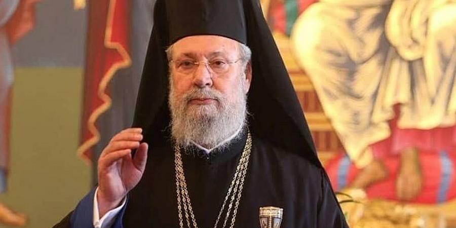 «Ο Αρχιεπίσκοπος δεν μπορεί να τιμωρήσει ιερείς που δεν εμβολιάζονται»