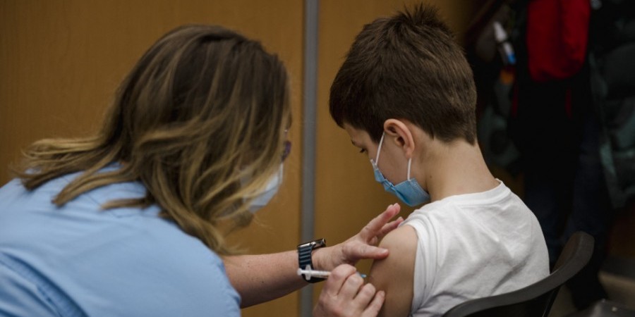 ΠΟΥ: Συστήνει τη χορήγηση του εμβολίου της Pfizer σε παιδιά 5-11 ετών