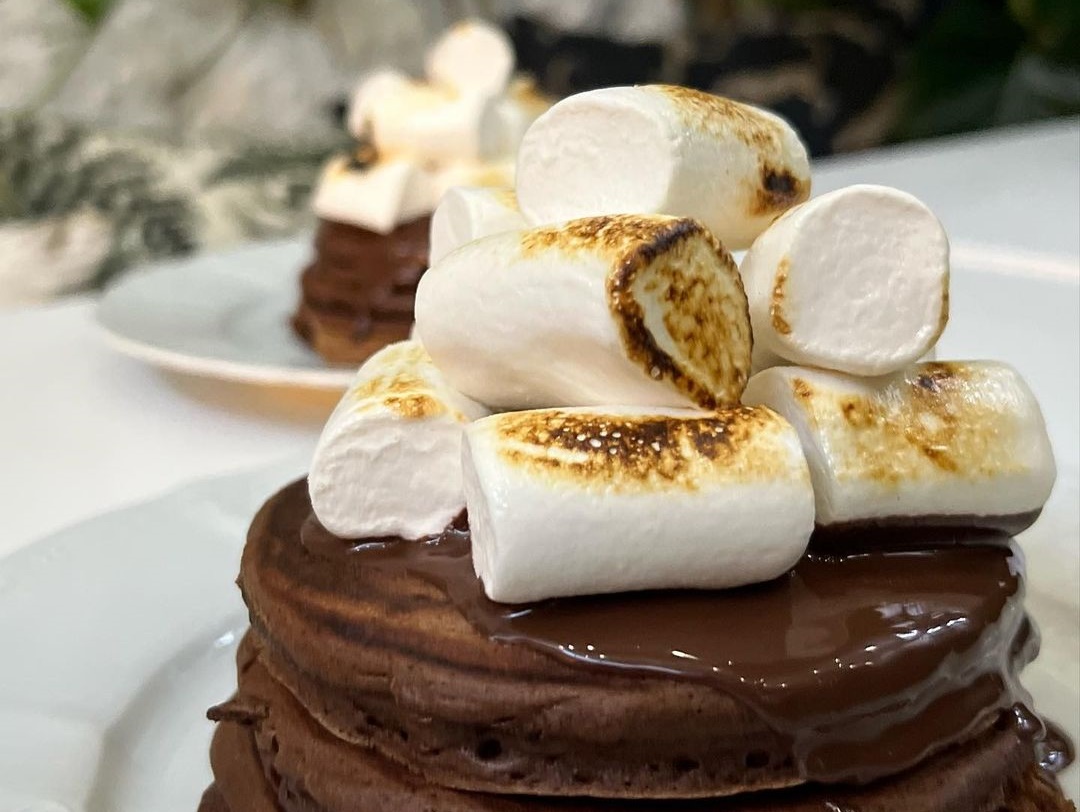 Αυτό το Σαββατοκύριακο πάμε στην αγαπημένη μας αυλή για το «The Hot Chocolate pancake edition»