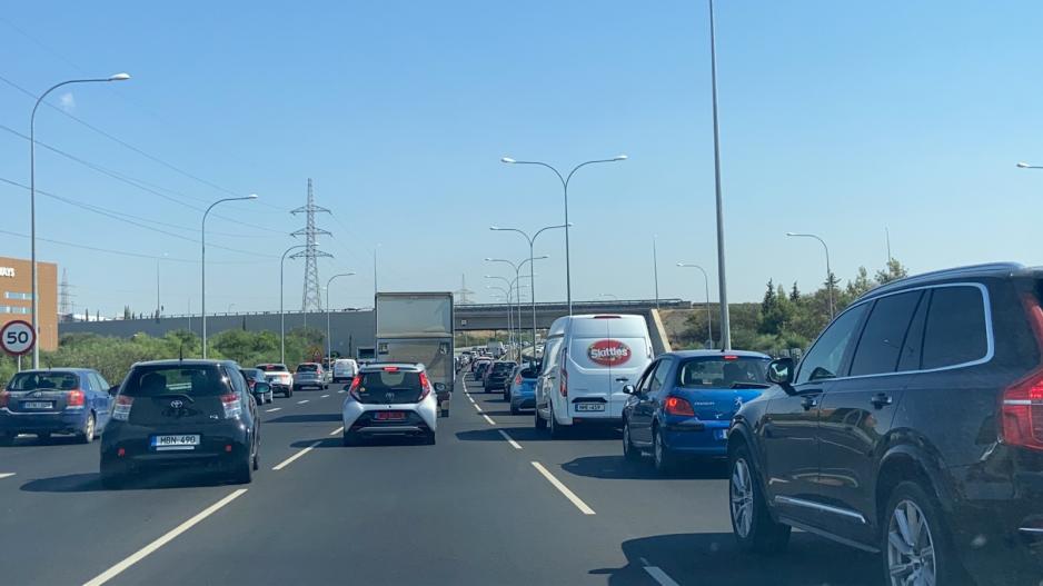 Πυκνή τροχαία κίνηση στον αυτ/δρομο στο ύψος Σταυροβουνίου λόγω τροχαίου (ΦΩΤΟ)