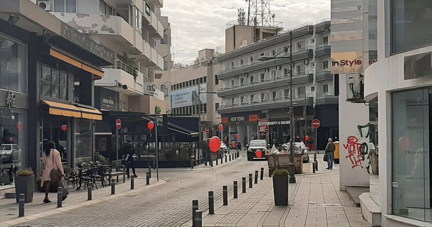 Γέμισε η Λάρνακα κόκκινα μπαλόνια