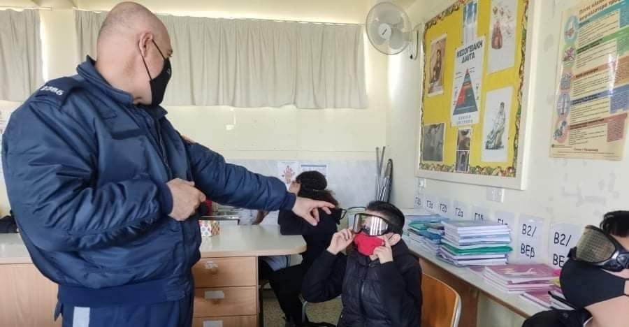 Βιωματικά εργαστήρια από τον Υπεύθυνο Οδικής Ασφάλειας, του Κλάδου Τροχαίας της Αστυνομικής Διεύθυνσης Λάρνακας, στο Ευρυβιάδειο Γυμνάσιο Λάρνακας