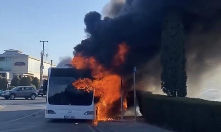 Δεν υπήρχαν μαθητές στο λεωφορείο που κάηκε έξω από το Γυμνάσιο Κιτίου