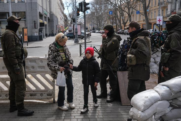 700 αιτήσεις για προστασία από Ουκρανούς πρόσφυγες – 4800 αιτήσεις παράτυπων μεταναστών