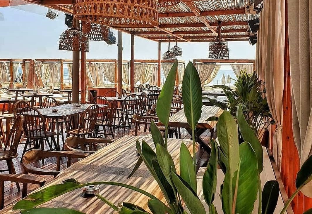 Την Κυριακή του Πάσχα πάμε στο Lush Beach Bar για ένα ξέφρενο greek party