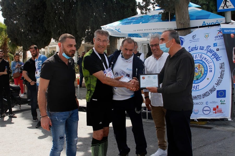 Φωτογραφίες από την βράβευση των συμμετέχοντων στην εκδήλωση – αγώνας δρόμου στο Δήμο Λιβαδιών