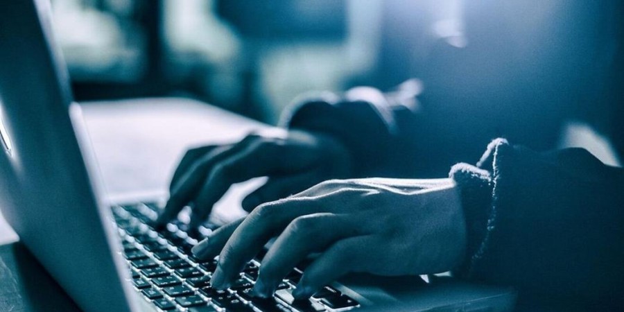 Ανέβασε πέντε βίντεο σεξουαλικής κακοποίησης παιδιών- Χειροπέδες σε 26χρονο