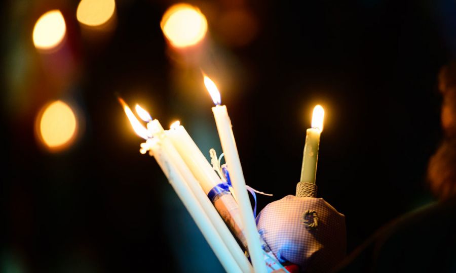 Το απόγευμα του Μ. Σαββάτου φθάνει το Άγιο Φως από τα Ιεροσόλυμα στη Λάρνακα