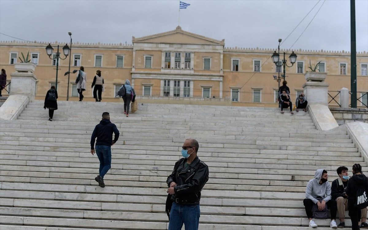 Χαλαρώσεις μέτρων στην Ελλάδα-Από 1η Μαΐου τέλος στα πιστοποιητικά εμβολιασμού