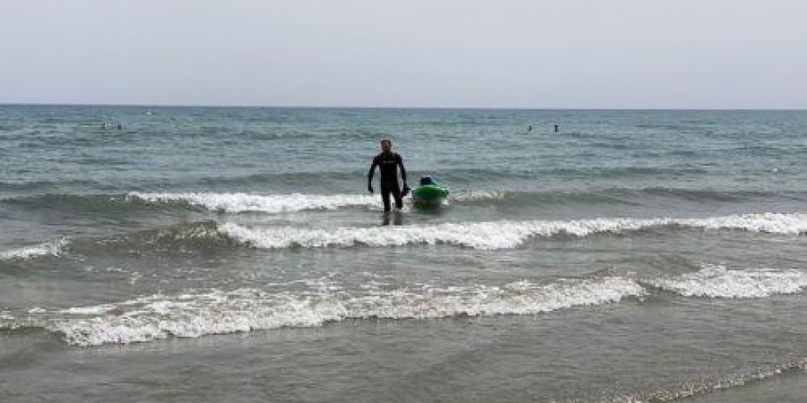 Κολυμπώντας από τον Πωμό στη Λάρνακα