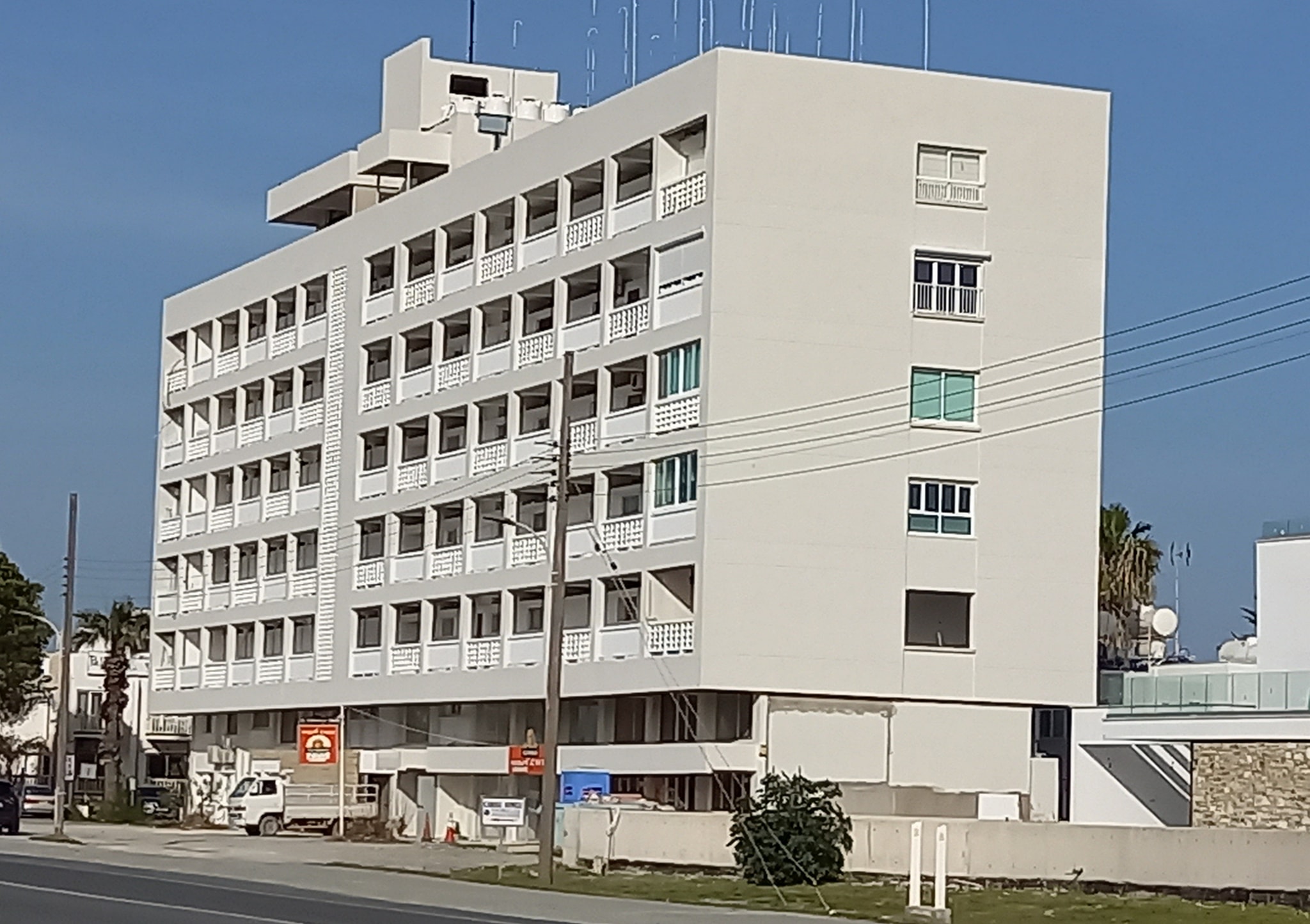 Ένα κτίριο “κόσμημα” για τη τουριστική περιοχή Λάρνακας