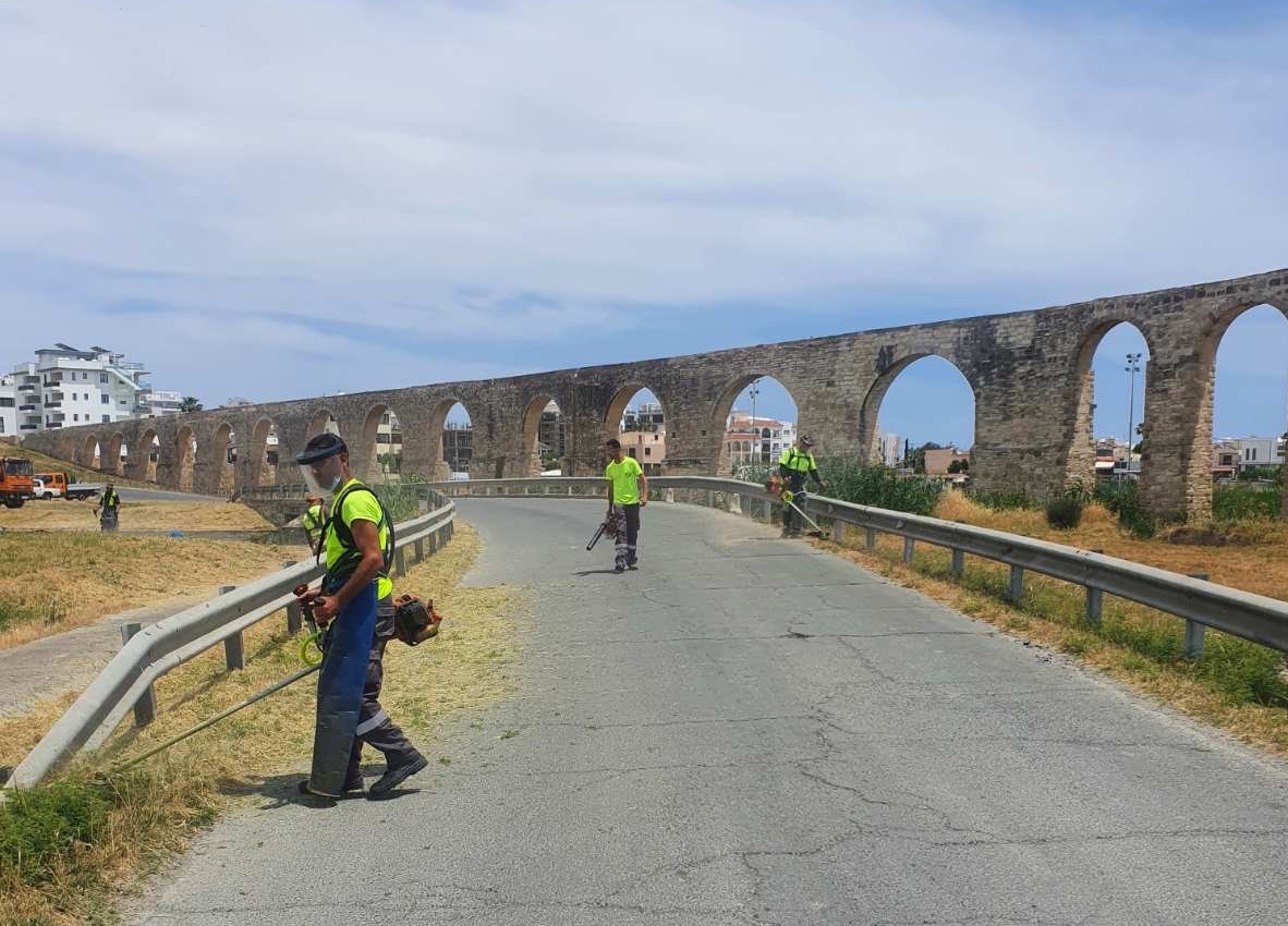 Οι εργασίες καθαρισμού στους δρόμους της Λάρνακας συνεχίζονται και αυτή την εβδομάδα από το Τμήμα Καθαριότητας του Δήμου Λάρνακας